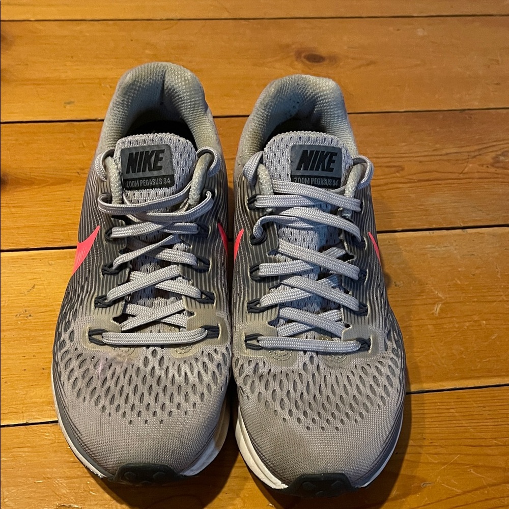 Nike Zoom Pegasus 34 Gray and Pink Athletic Sneakers